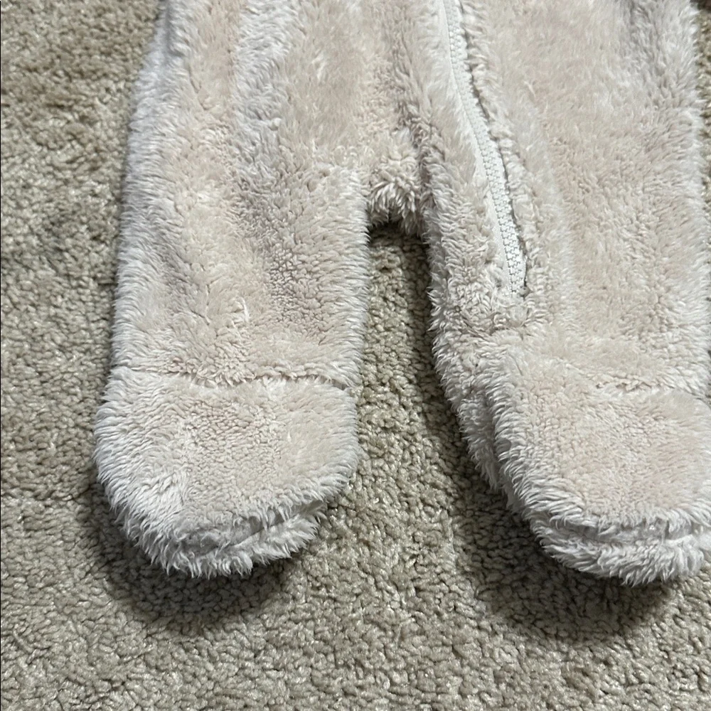Baby Boden Newborn  bunting snowsuit cream color teddy bear ears